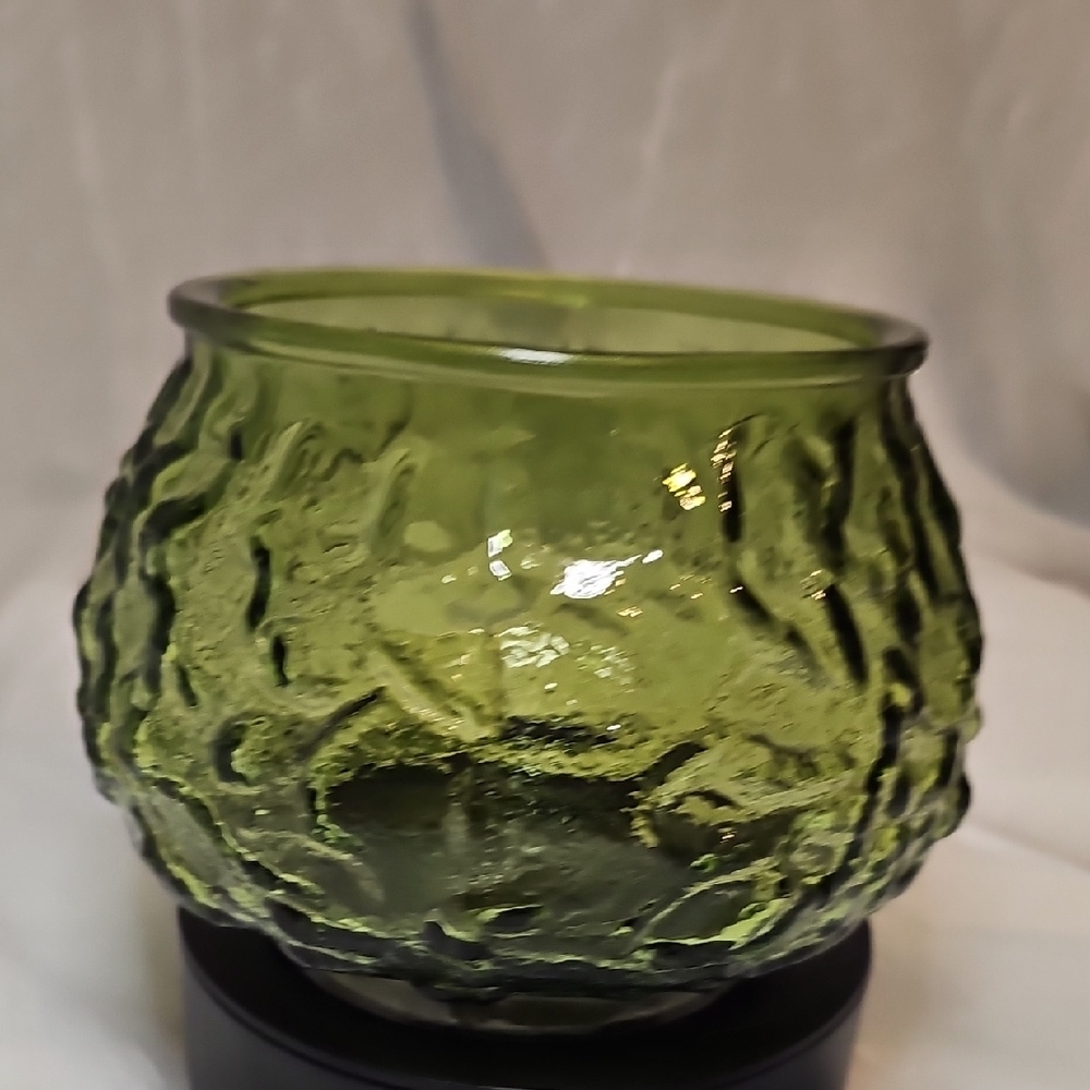 VTG- EO Brody - Textured Green Glass Bowl - Picture 6 of 8